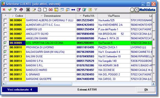 La selezione multipla di più clienti per la generazione di un report parametrico - quattro voci sono selezionate, delle quali due visibili.